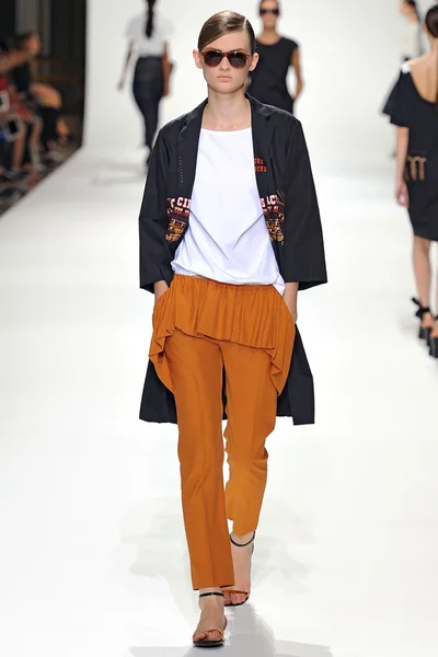 Look 49